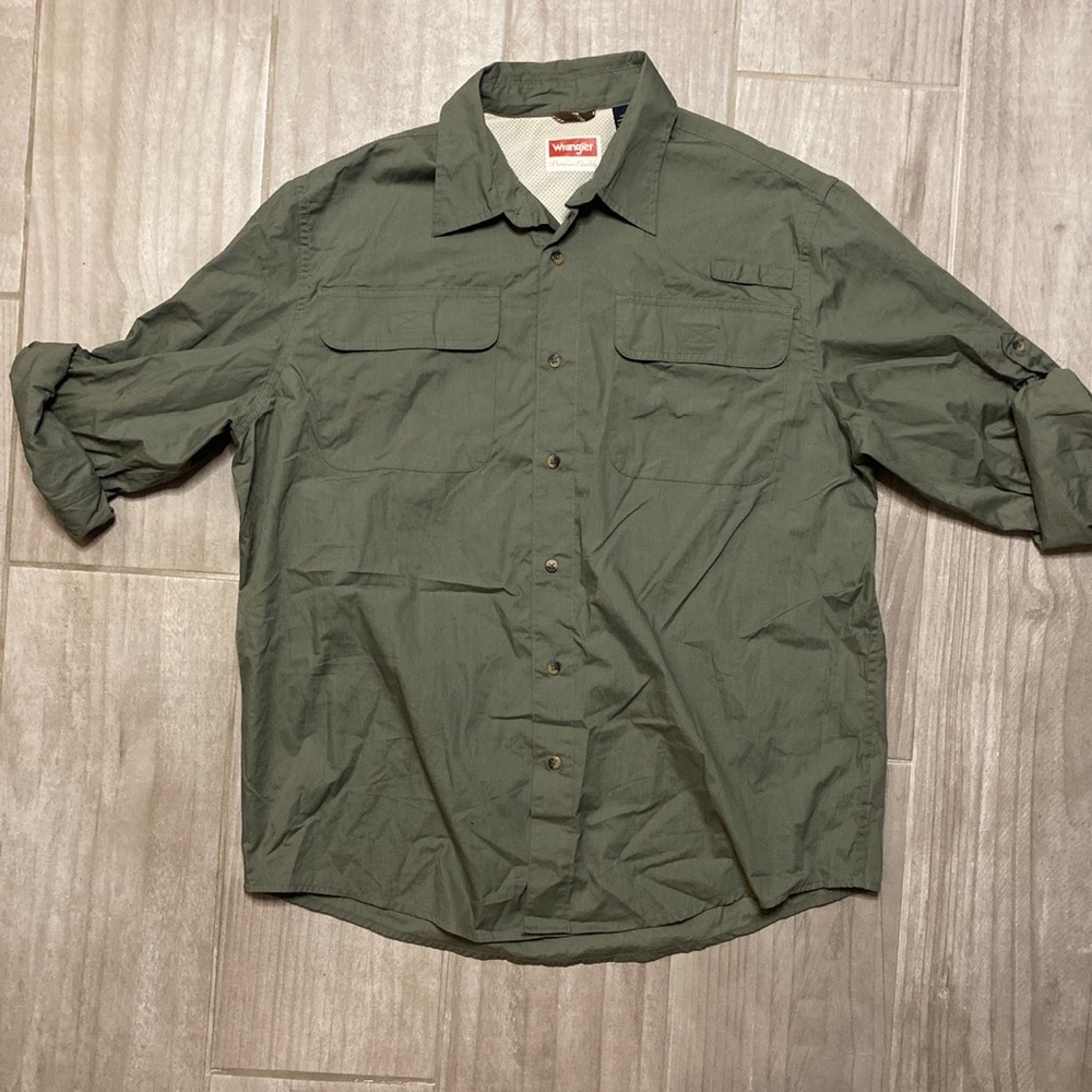 Wrangler button up shirt